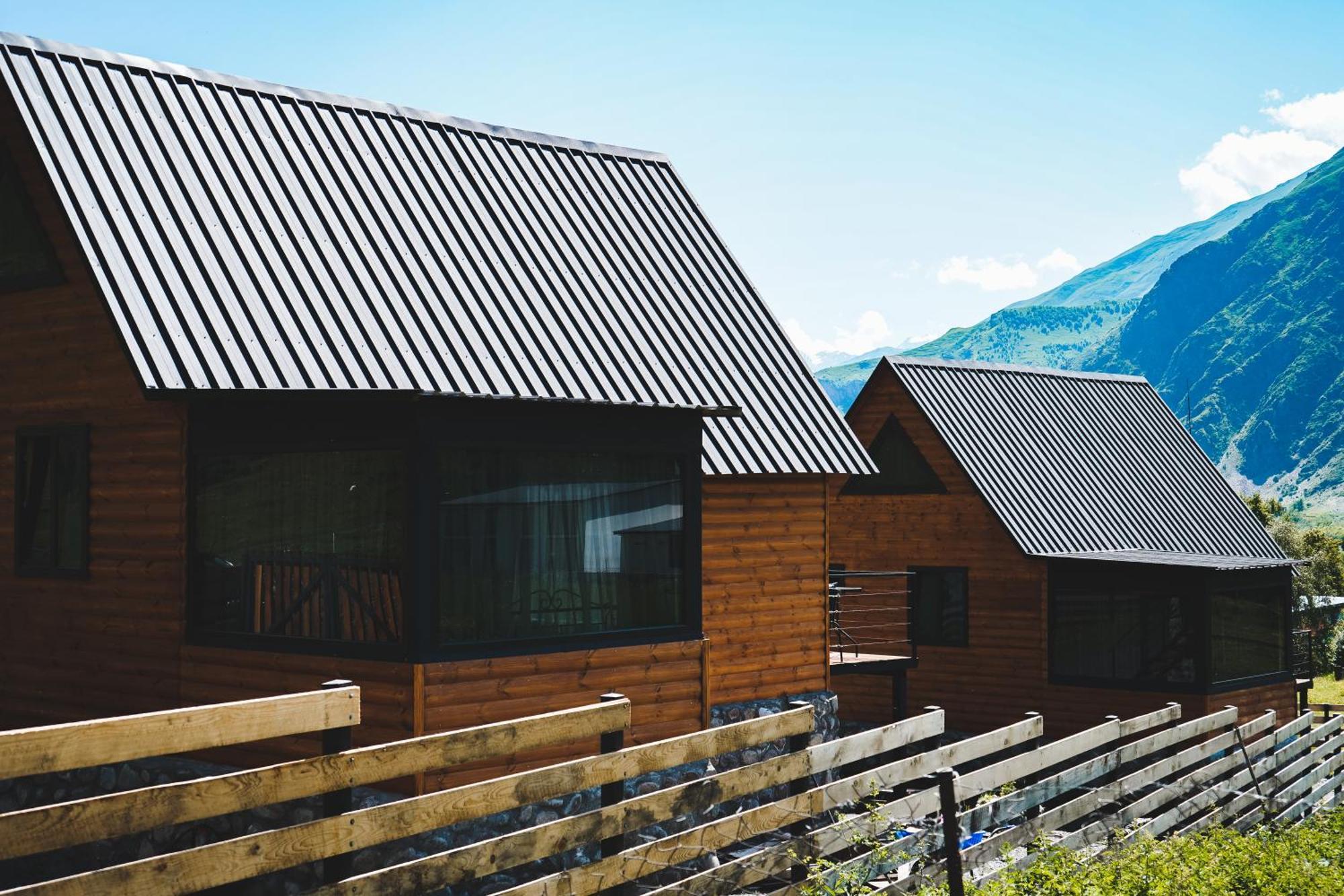 Traveler'S Cottages In Kazbegi Bagian luar foto